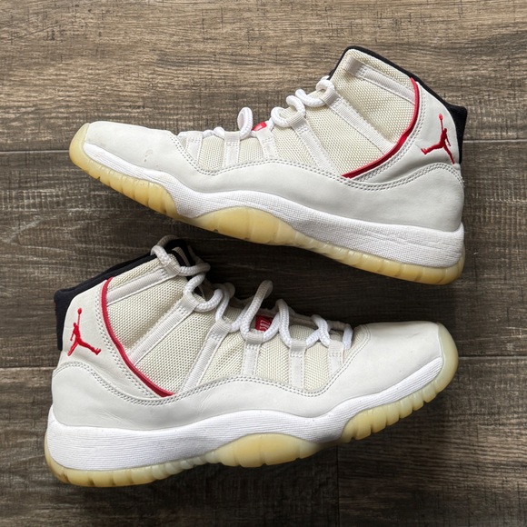 Jordan 11 retro platinum tint 7 8.5 - Picture 1 of 6